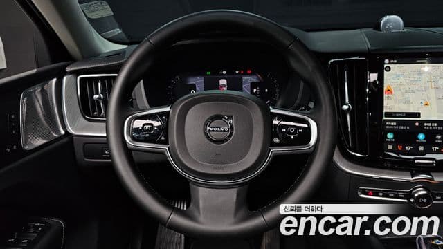 Volvo XC60 2024 — ფოტო 13/20