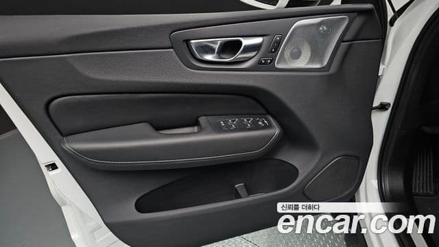 Volvo XC60 2024 — Photo 30/33