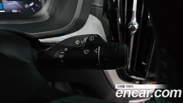 Volvo XC60 2024 — Photo 18/33