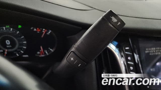 Cadillac Escalade 2018 — Şəkil 9/20