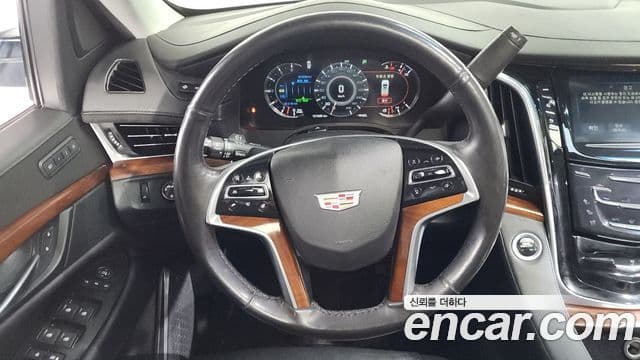 Cadillac Escalade 2018 — Şəkil 12/20