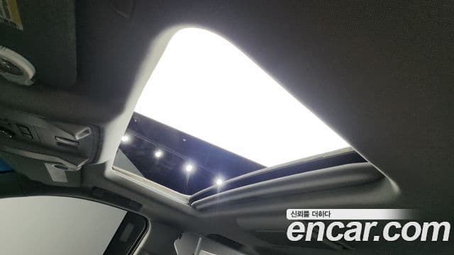 Cadillac Escalade 2018 — Şəkil 16/20