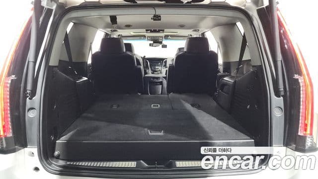 Cadillac Escalade 2018 — Şəkil 18/20
