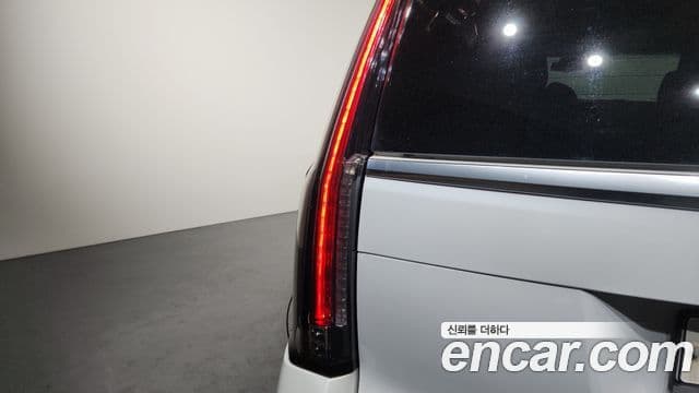 Cadillac Escalade 2018 — Şəkil 12/38