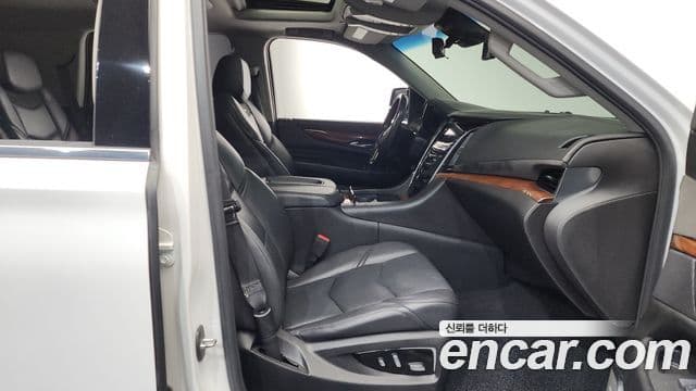 Cadillac Escalade 2018 — Şəkil 4/38