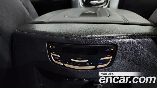 Cadillac Escalade 2018 — Şəkil 38/38