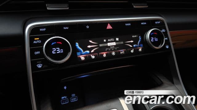 Genesis GV80 2021 — Şəkil 33/34