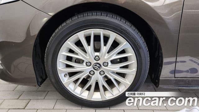 Toyota Camry 2018 — ფოტო 4/20