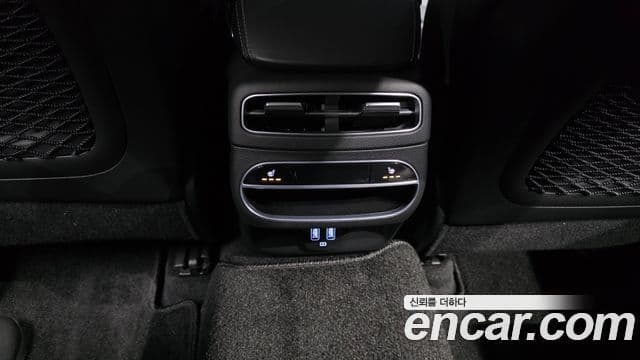 Genesis GV70 2022 — Şəkil 19/20