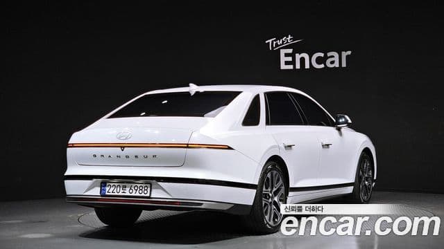 Hyundai Grandeur 2023 — Фото 2/20