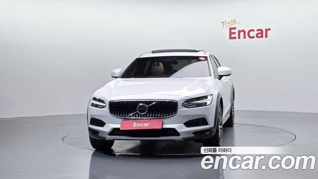 Volvo V90 Cross Country 2021 — Фото 2/20