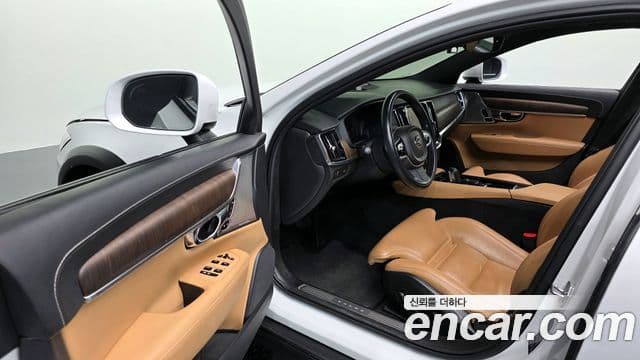 Volvo V90 Cross Country 2021 — Фото 9/20
