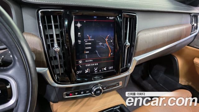 Volvo V90 Cross Country 2021 — Фото 16/20