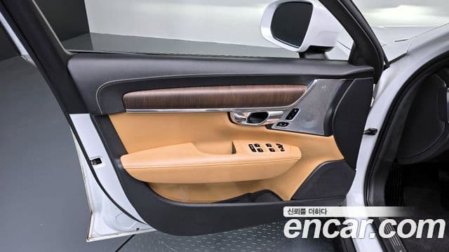 Volvo V90 Cross Country 2021 — Şəkil 30/34