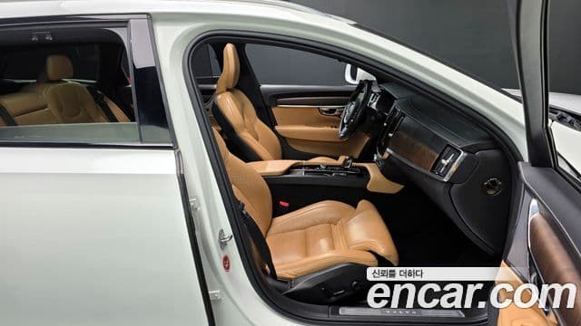 Volvo V90 Cross Country 2021 — Şəkil 11/34