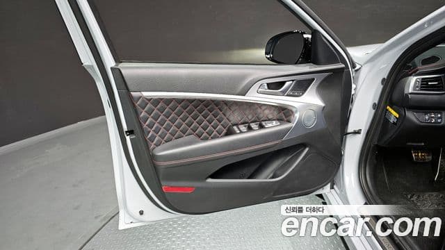 Genesis G70 2018 — ფოტო 1/32