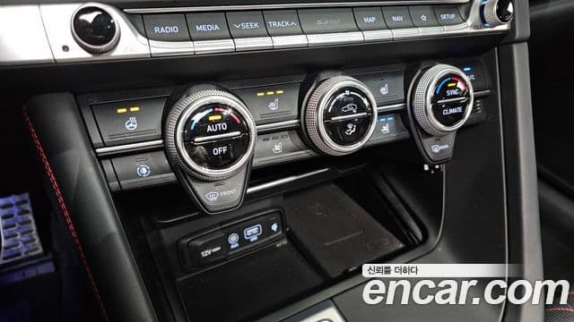 Genesis G70 2018 — ფოტო 20/32