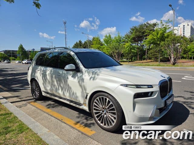 BMW X7 2025 — Photo 16/20