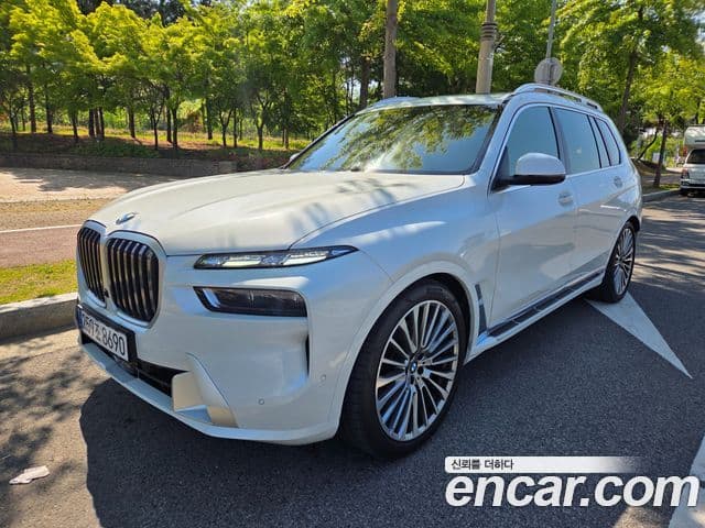 BMW X7 2025 — Photo 12/20