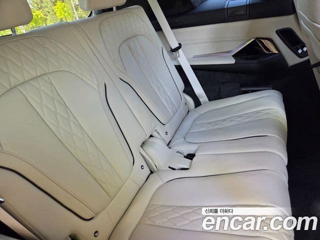 BMW X7 2025 — Photo 9/20