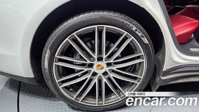 Porsche Panamera 2018 — Фото 5/20