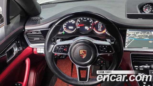 Porsche Panamera 2018 — Фото 13/20