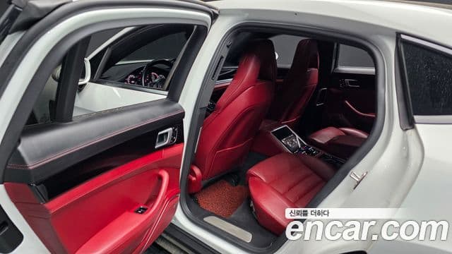 Porsche Panamera 2018 — Photo 34/36