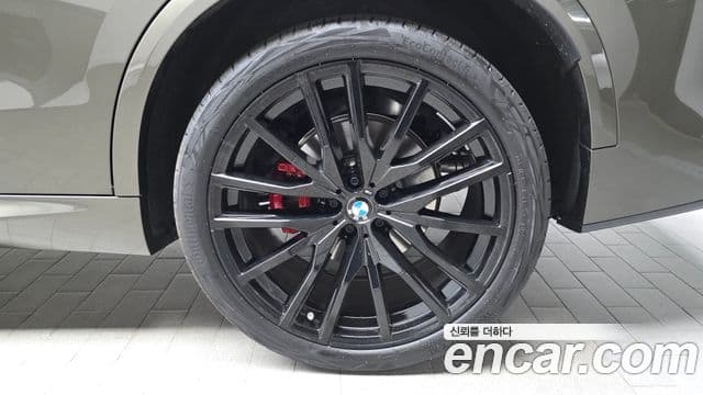 BMW X5 2025 — Photo 21/33