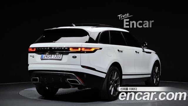 Land Rover Range Rover Velar 2022 — ფოტო 2/20
