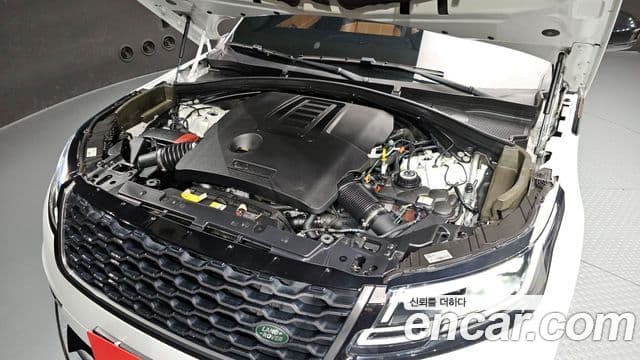 Land Rover Range Rover Velar 2022 — ფოტო 6/20
