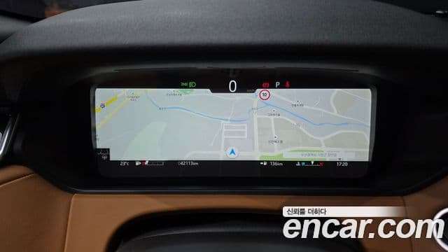 Land Rover Range Rover Velar 2022 — ფოტო 8/20