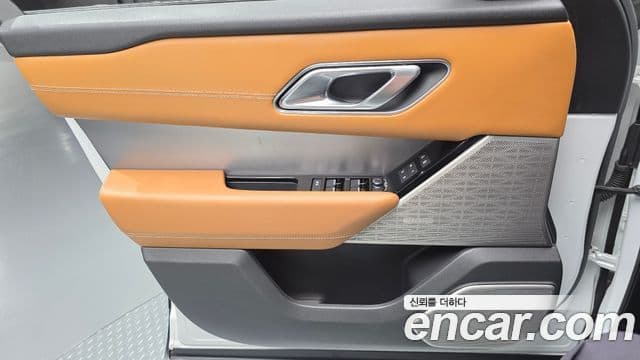 Land Rover Range Rover Velar 2022 — Photo 21/30
