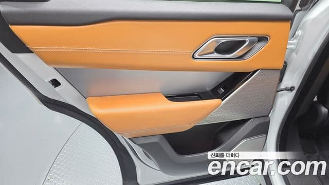 Land Rover Range Rover Velar 2022 — Photo 30/30