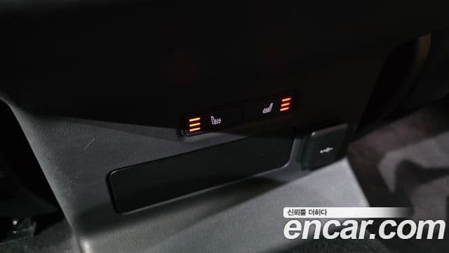 Land Rover Range Rover Velar 2022 — Photo 2/30