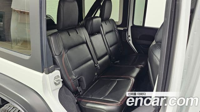 Jeep Wrangler 2021 — Фото 11/20