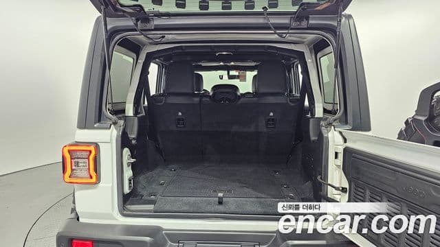 Jeep Wrangler 2021 — Фото 20/20