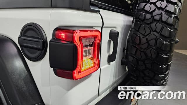 Jeep Wrangler 2021 — Şəkil 3/30