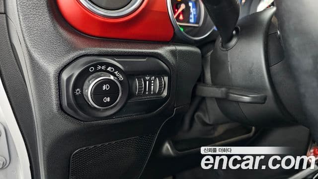 Jeep Wrangler 2021 — Şəkil 23/30