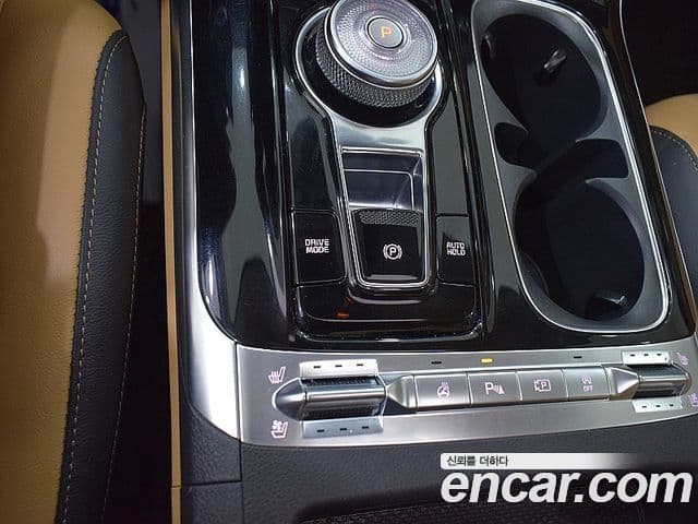 Kia Carnival 2021 — Şəkil 16/20