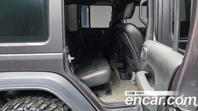 Jeep Wrangler 2021 — Şəkil 11/20