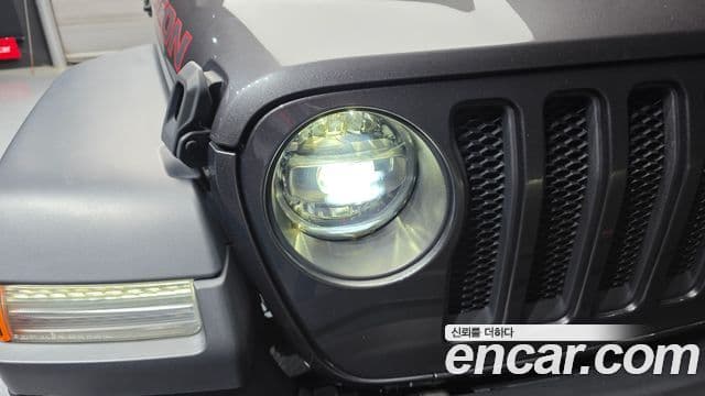 Jeep Wrangler 2021 — Photo 22/30