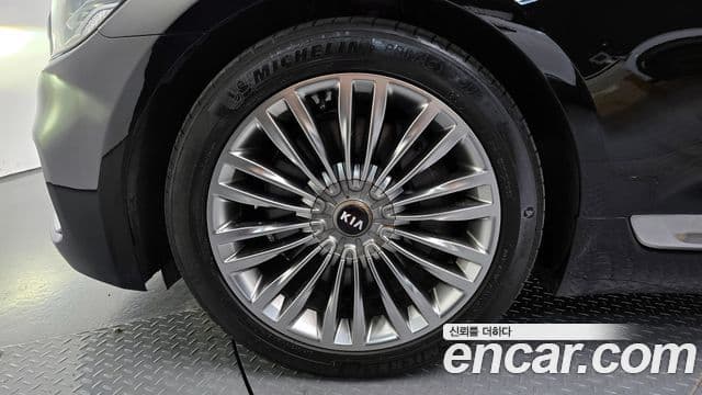 Kia The K9 2019 — Photo 17/20