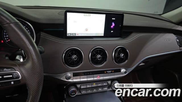 Kia Stinger 2021 — Şəkil 15/20