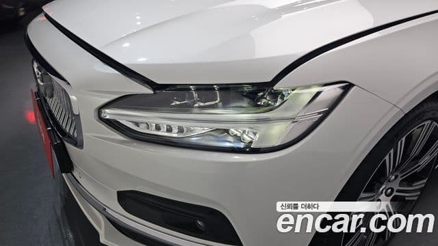 Volvo S90 2024 — Photo 37/38