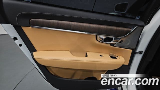 Volvo S90 2024 — Photo 28/38
