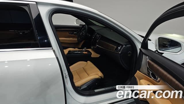Volvo S90 2024 — Photo 34/38
