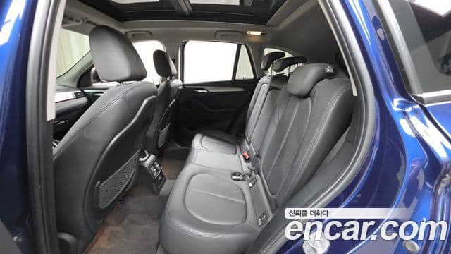 BMW X1 2018 — Şəkil 12/20