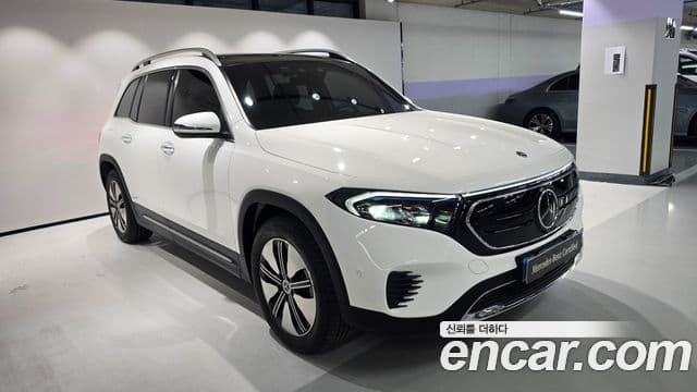 Mercedes-Benz EQB 2023 — ფოტო 19/20