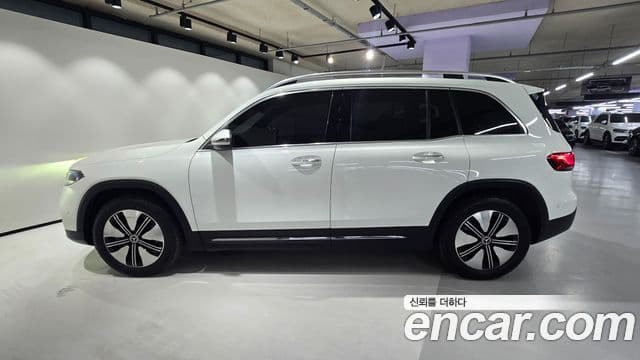 Mercedes-Benz EQB 2023 — ფოტო 4/20