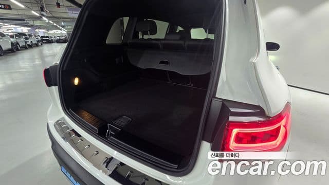 Mercedes-Benz EQB 2023 — ფოტო 18/20
